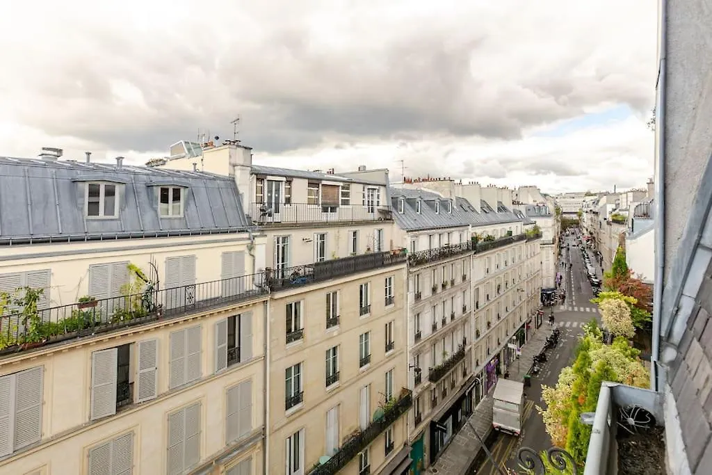 Apartment Charming Studio Ideally Located In Paris, 9Th
