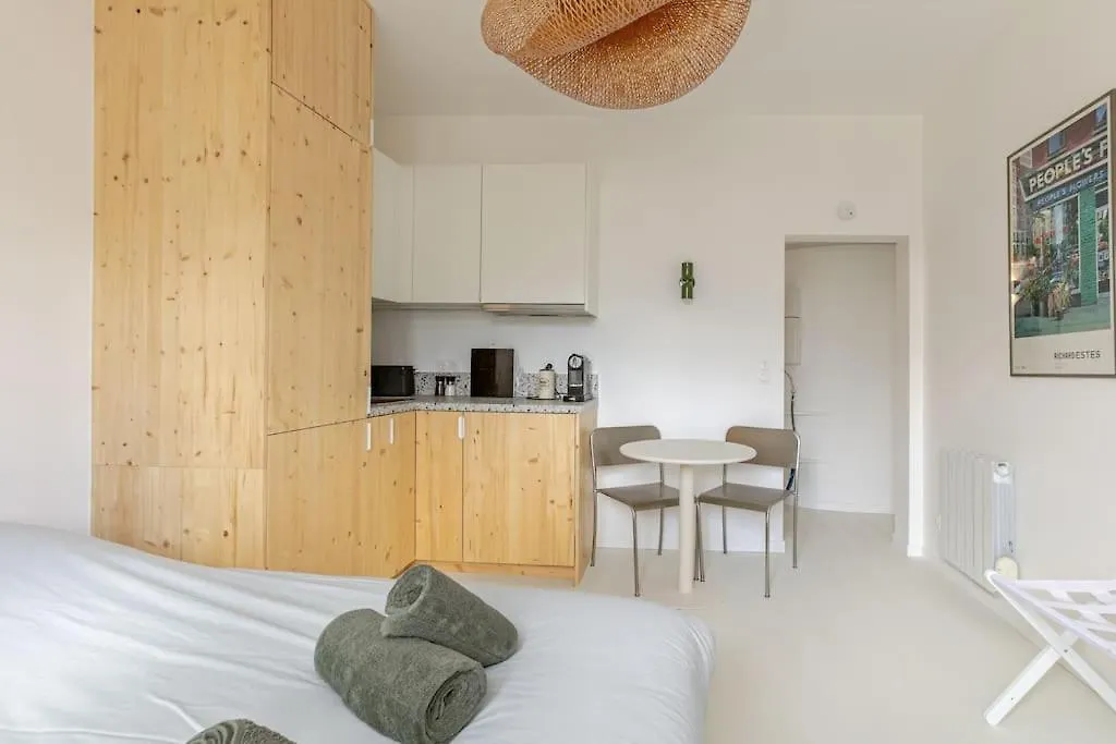 Charming Studio Ideally Located In Paris, 9Th Apartment